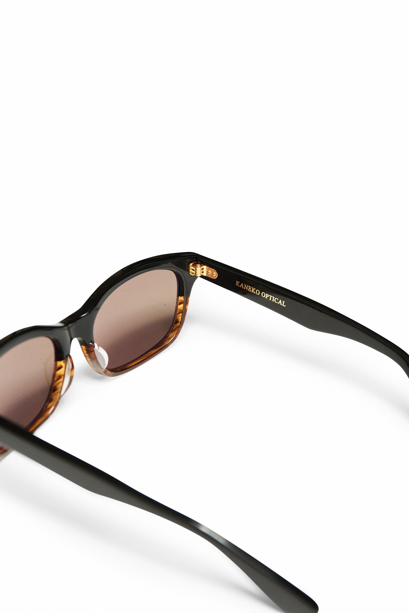 Wellington Sunglasses in Clear Brown with Smoke Lens